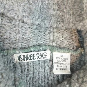 Us Three Sweaters - Chunky Cable Knit Gray Wooden Button Up Sweater Us Three Sweaters - Chunky Cable Knit Gray Wooden Button Up Sweater